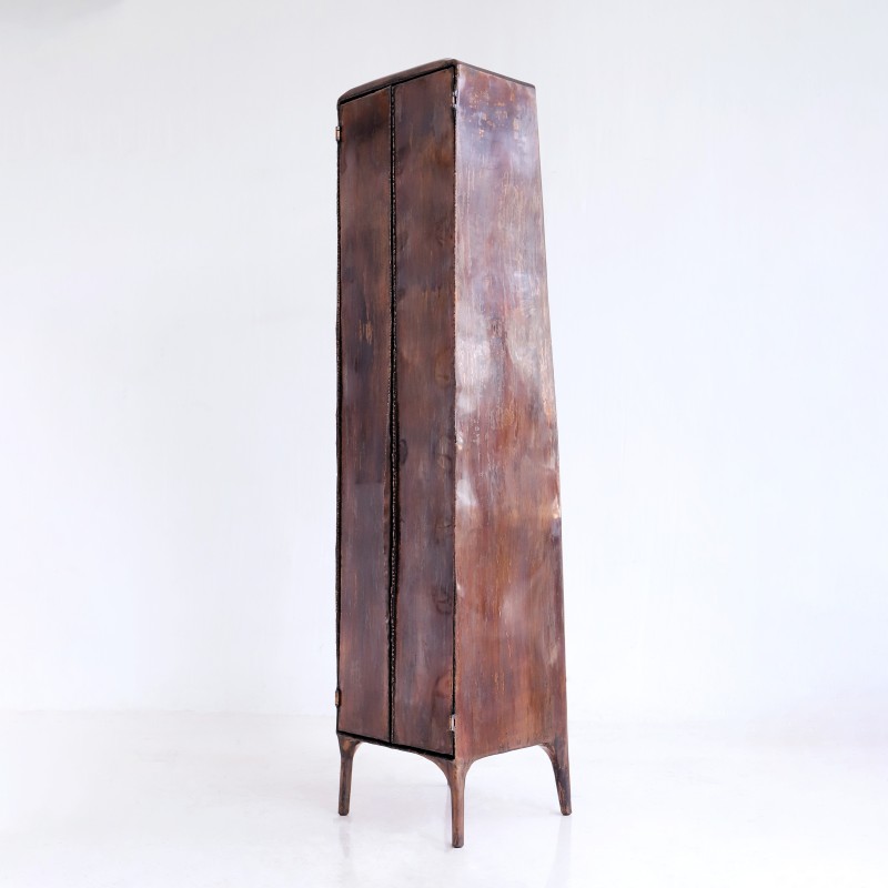 <a href=https://www.galeriegosserez.com/gosserez/artistes/loellmann-valentin.html>Valentin Loellmann </a> - Copper - Cabinet